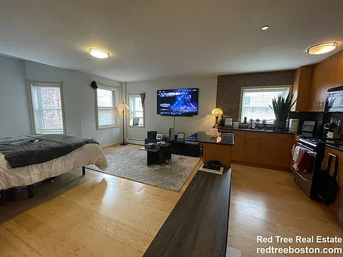 461 Park Dr Photo 1