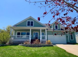 758 New Century Blvd S, Maplewood, MN 55119