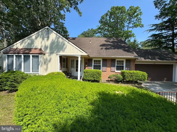 863 Whitman Dr, Turnersville, NJ 08012