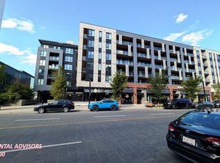 4138 University Ave NW #202, Calgary, AB T3B 6L4