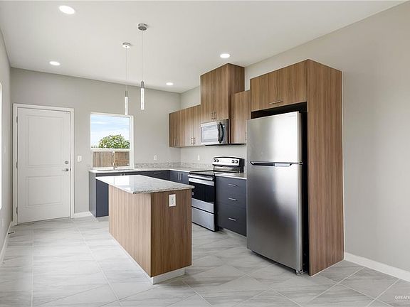 4th image of 3912 Las Vistas Ln #1