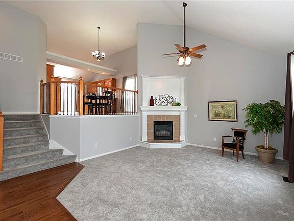 5th image of 1525 SE Cape Cir