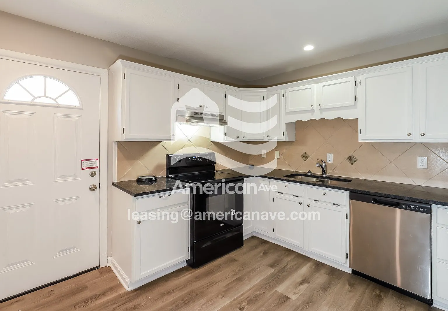 3 bed, 1.0 bath, 1128 sqft, $1,320 — Photo 4