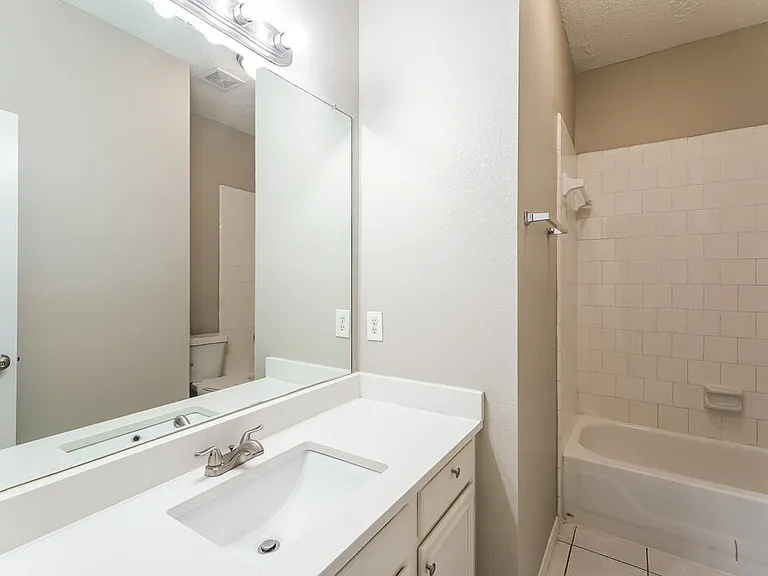 4612 Parkmount Dr — Photo 15