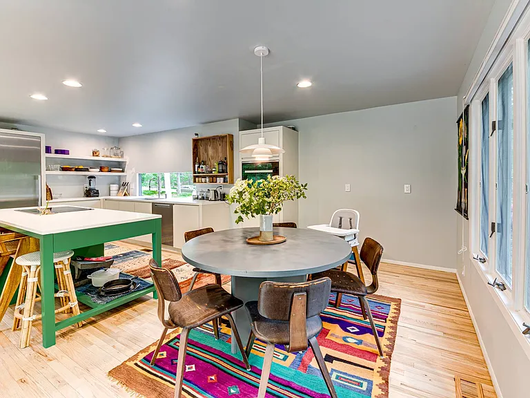3 Jonathan Dr — Photo 6