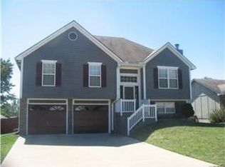 115 E Sierra Dr, Raymore, MO 64083