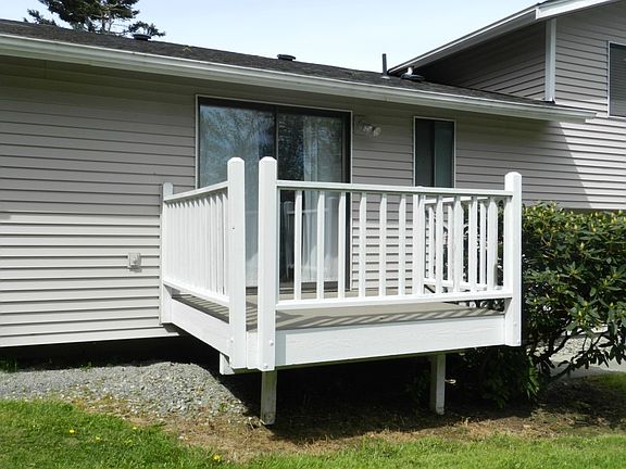 3rd image of 536 Island View Dr
