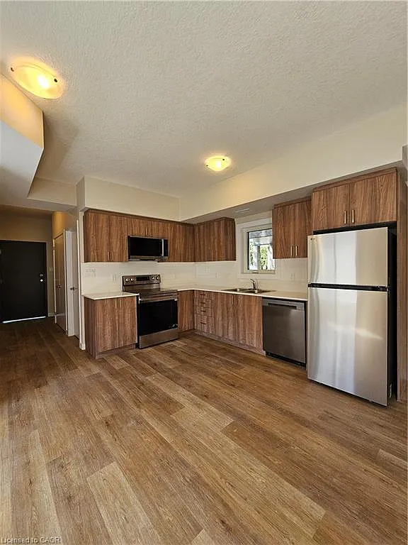 2 bed, 1.5 bath, 885 sqft, $2,300 — Photo 1