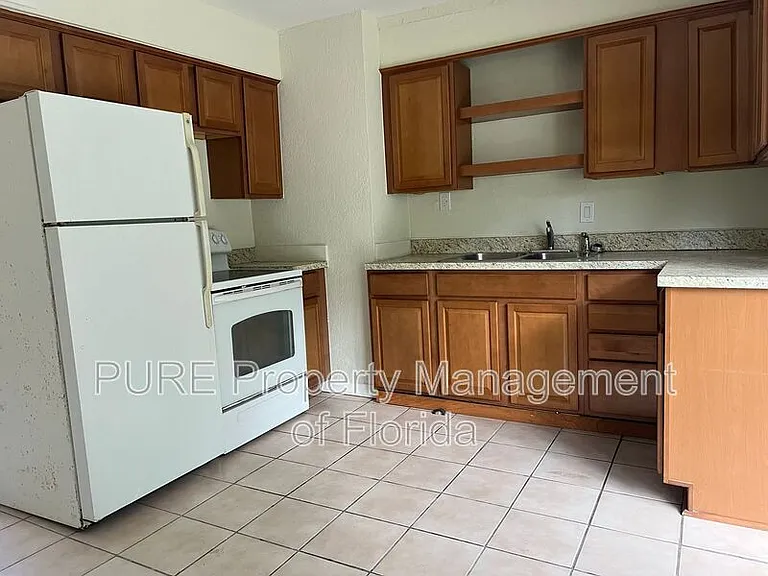 2205 NE 14th Ave — Photo 13