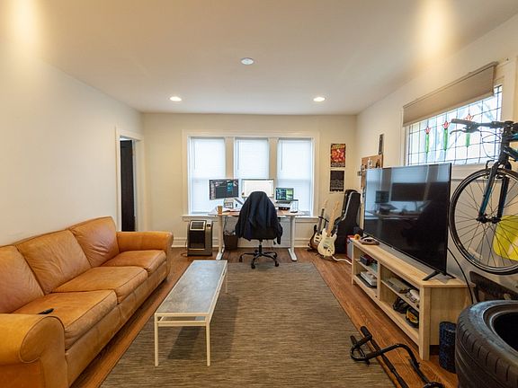 4th image of 4110 N Richmond St APT 2F