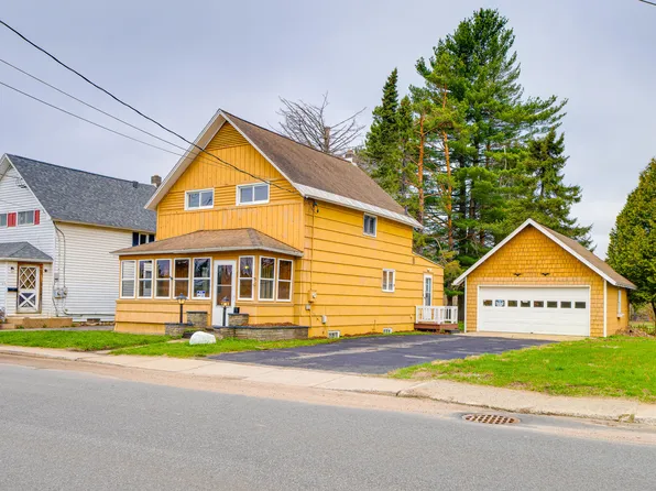 47 Washington St, Tupper Lake, NY 12986