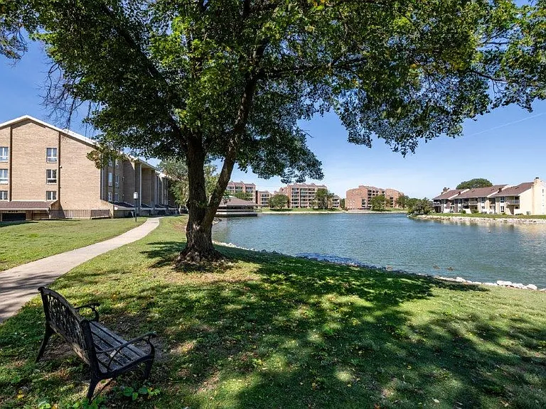 Regency Lakeside Apartment Homes — Photo 31