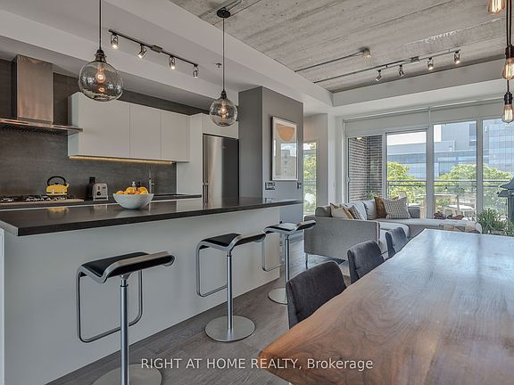 4th image of 41 Ossington Ave #405