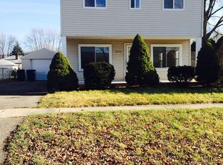 1950 N Crown St, Westland, MI 48185