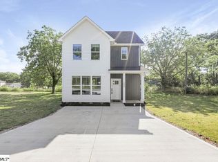 200 Lincoln Dr, Taylors, SC 29687