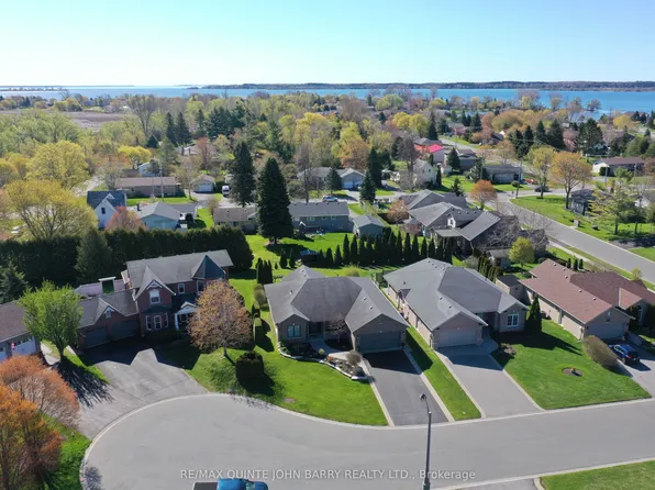 4 Hickory Ct, Brighton, ON K0K 1H0
