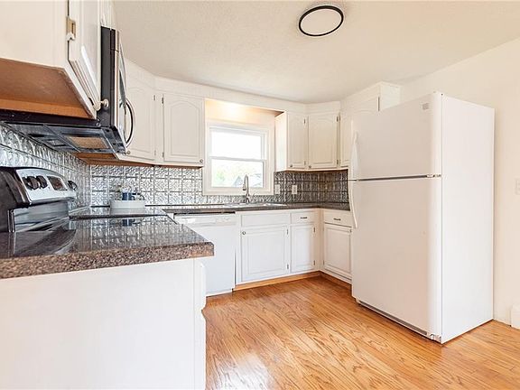 4th image of 15 Gage St