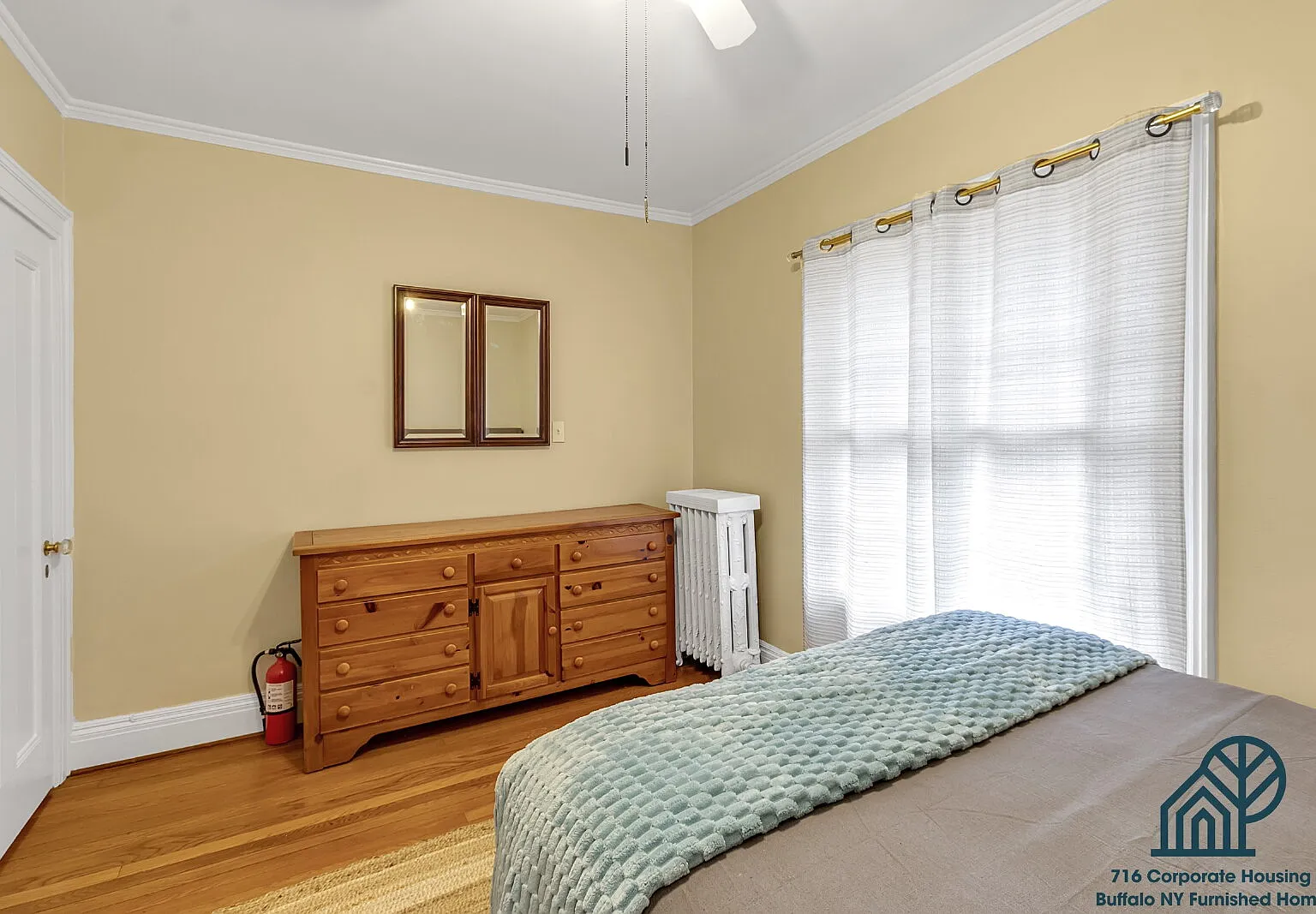 4 bed, 2.5 bath, 3500 sqft, $5,000 — Photo 2