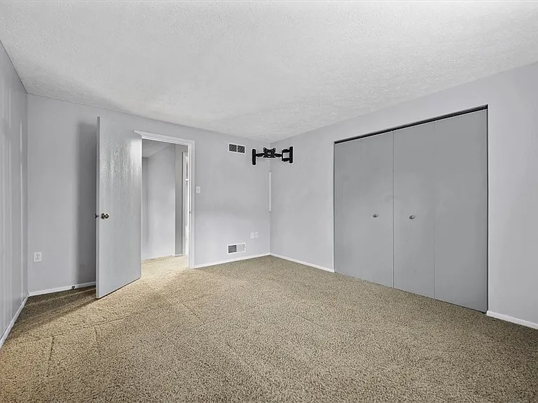 1101 Timberglen Dr — Photo 13