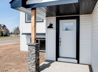 1221 Corey Ct, Osceola, WI 54020