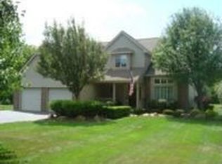 7708 Prairie Ct, Brighton, MI 48116