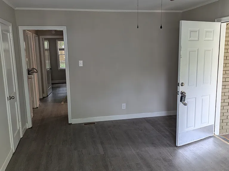 1709 Anderson St — Photo 7