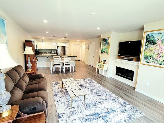 3rd image of 511 Madison St #511