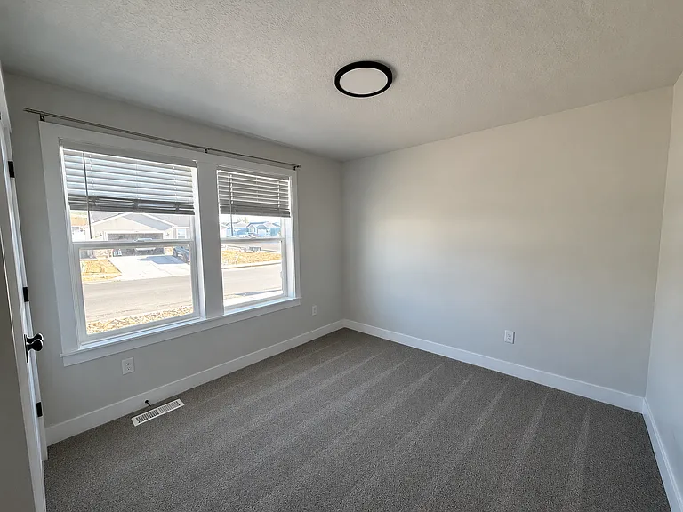 726 W 580 S — Photo 12