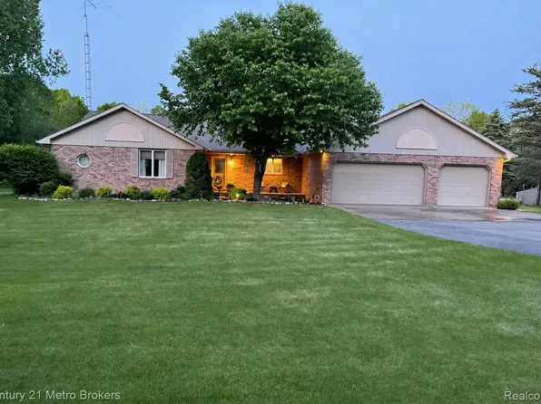 5464 N Seymour Rd, Flushing, MI 48433