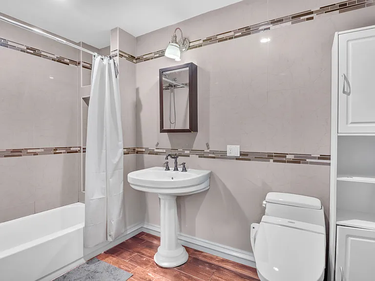 111 Wolcott St #1 — Photo 5