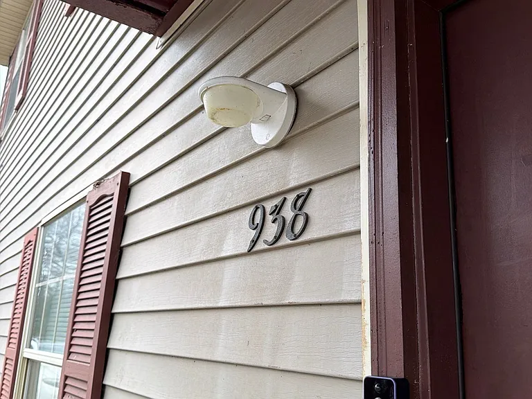 938 Norris St — Photo 1