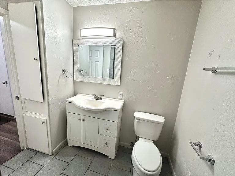 3822 Southway Dr #102 — Photo 29