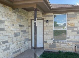 1375 Loop 332 St #B, Liberty Hill, TX 78642