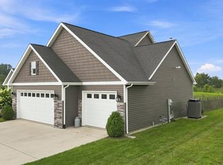 779 Perolla Dr, Fort Wayne, IN 46845