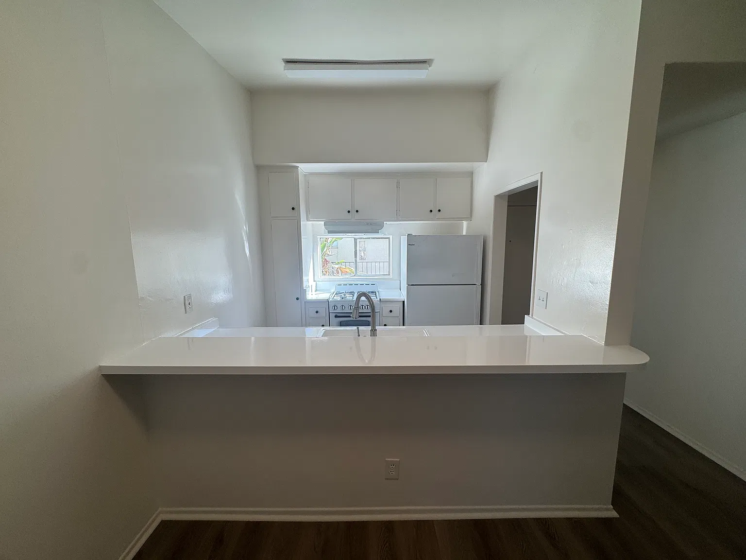 1 bed, 650 sqft, $2,350 — Photo 2