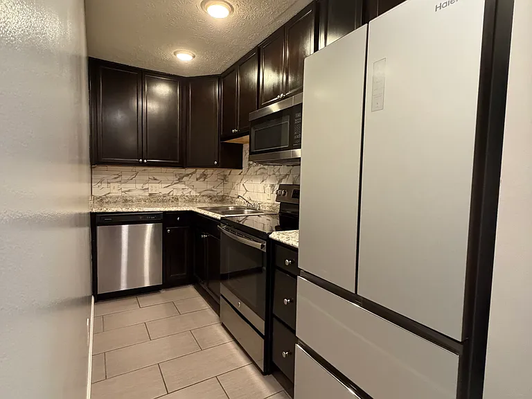 Culver Court Apartments — Photo 2