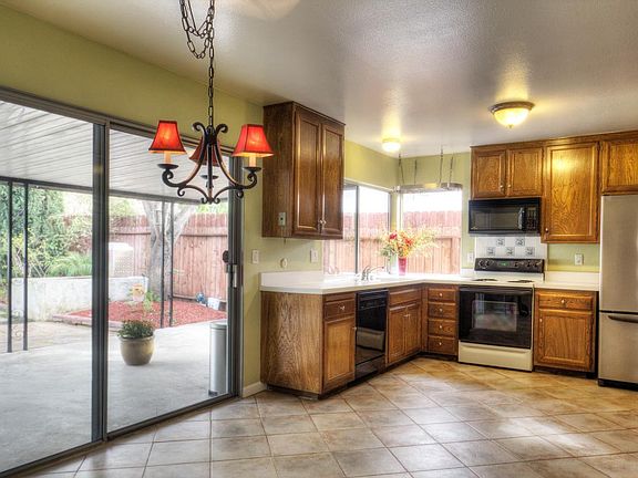 Kitchen / Breakfast nook