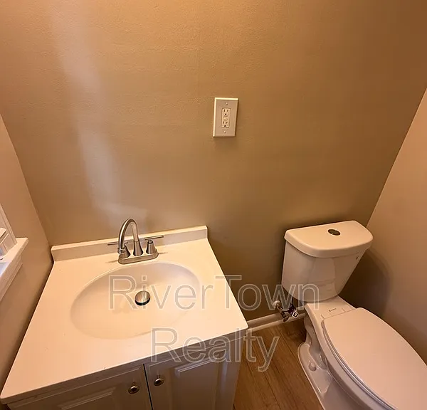 4825 Bridgedale Ave — Photo 8