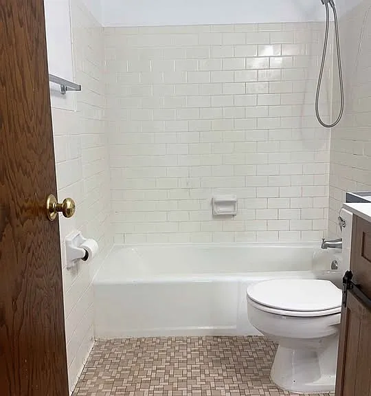 1031 Cromwell Ave #101 — Photo 7