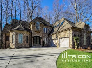 8525 Rosedale Dr, Oak Ridge, NC 27310