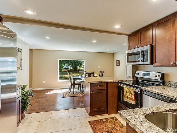 4th image of 10434 Sheridan Ave S