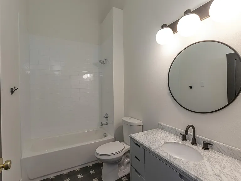 174 S Howard St #17 — Photo 10