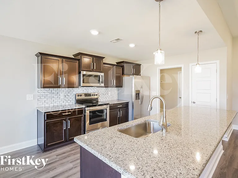 640 Alvin Rd — Photo 4