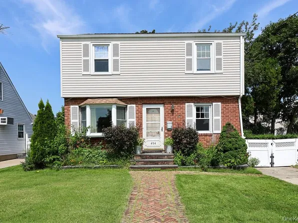 494 Sally Road, Mineola, NY 11501