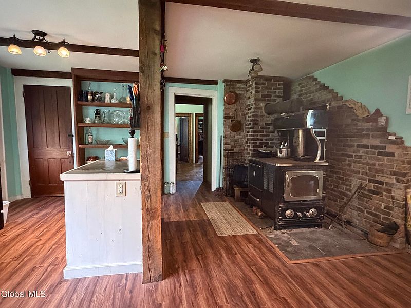 5th image of 2056 Creek Road