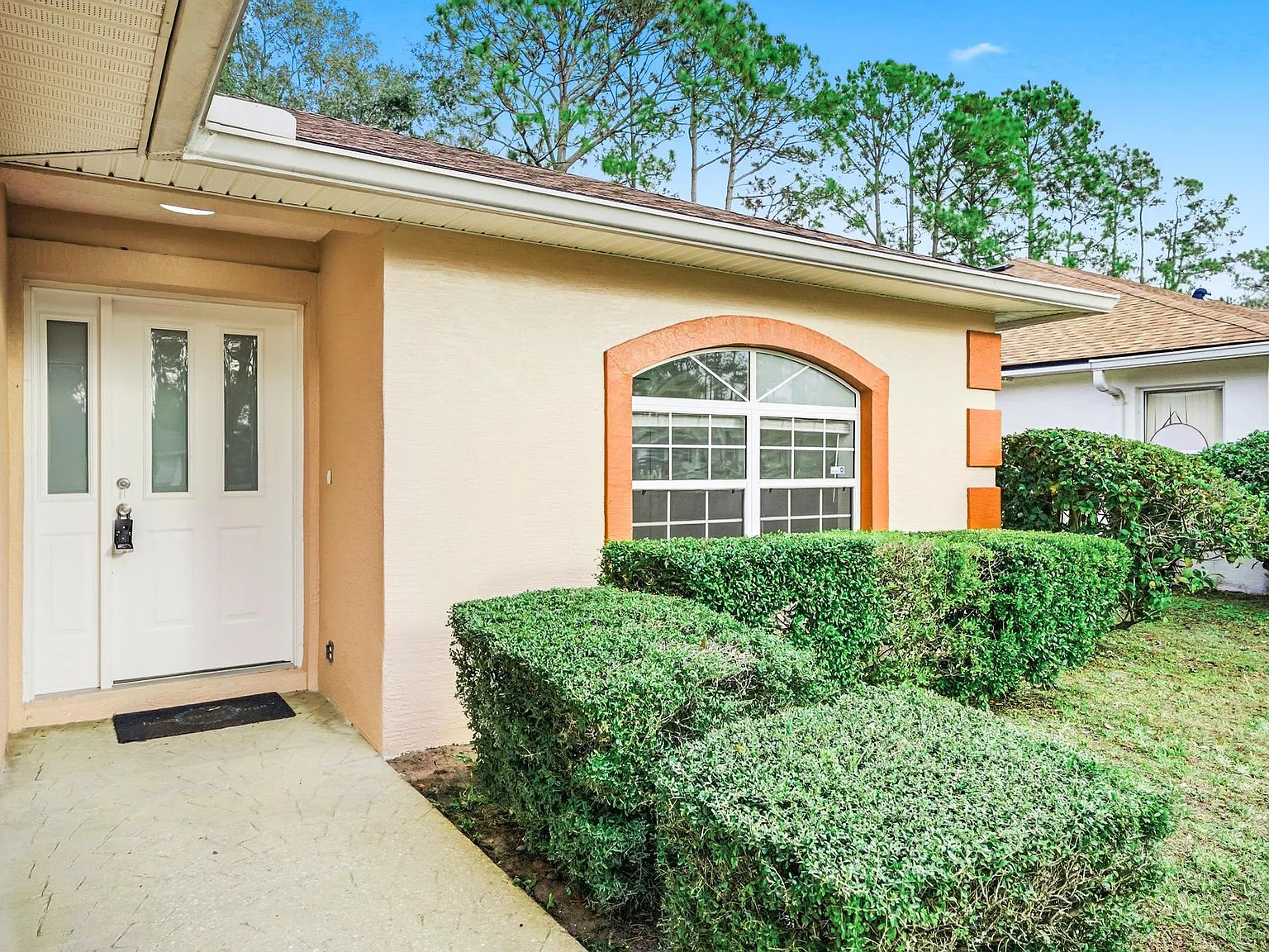 3 bed, 1327 sqft, $1,675 — Photo 3