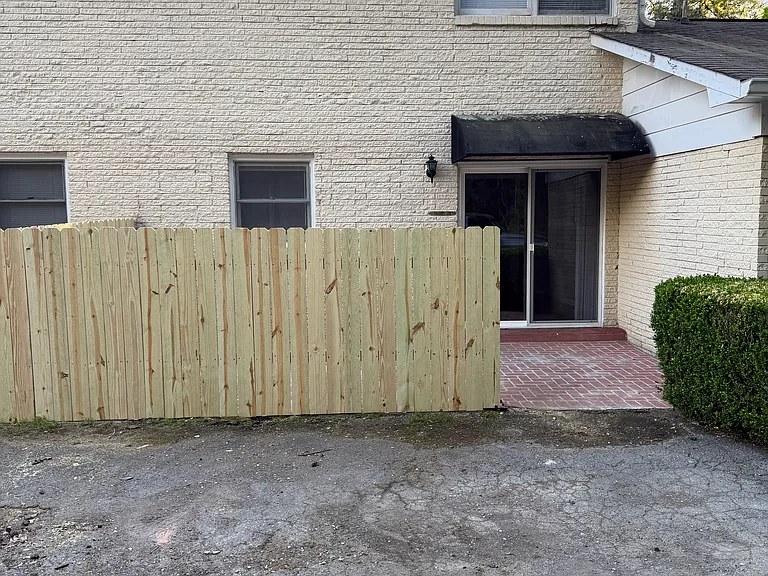 303 Overlook Dr #C — Photo 1