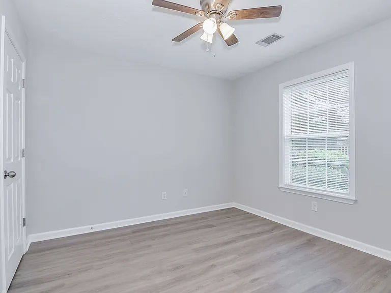 425 Long Needle Cir — Photo 18