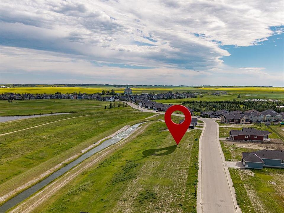 1st image of 363 Muirfield Cres
