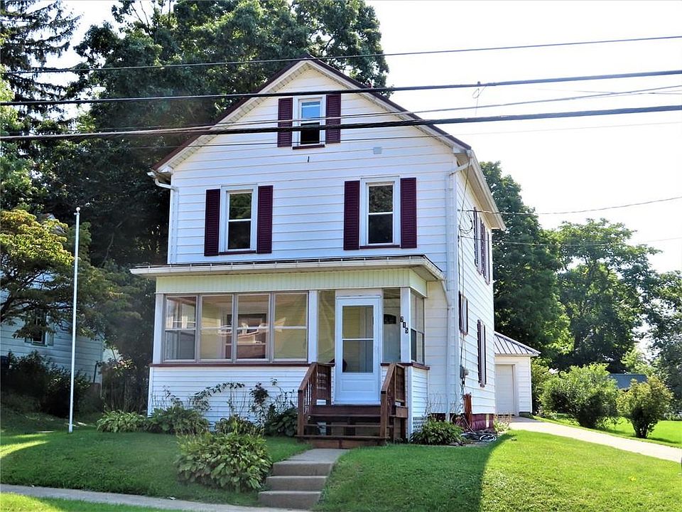 1st image of 715 Hickory St